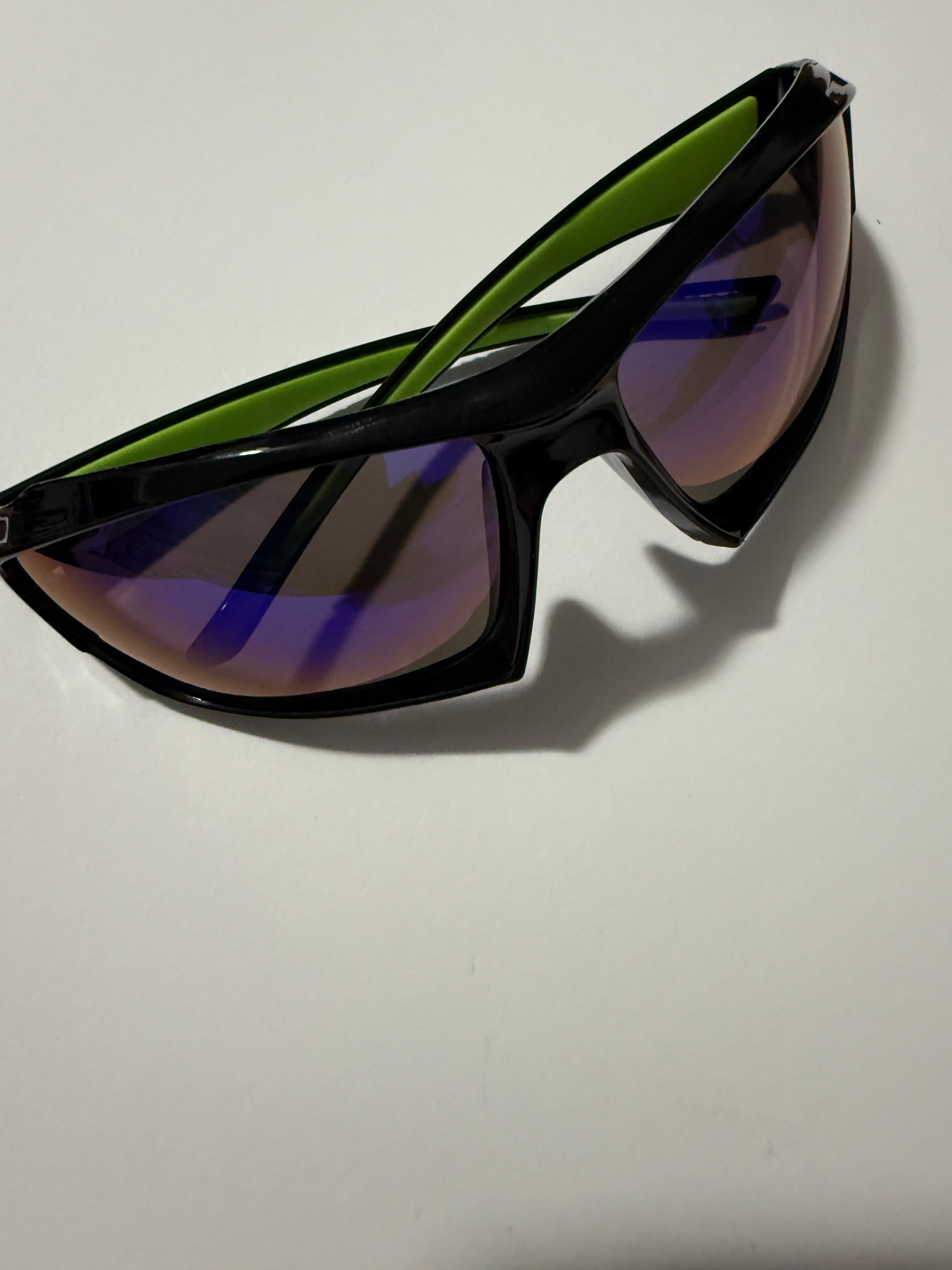 Blue on Green Polarized Sunglasses